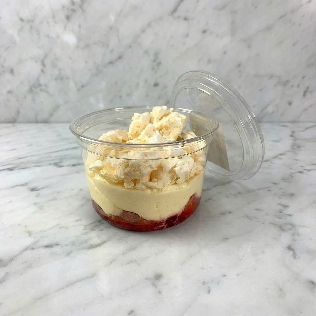 PAVLOVA / RODE VRUCHTEN (WEGWERPBAAR)