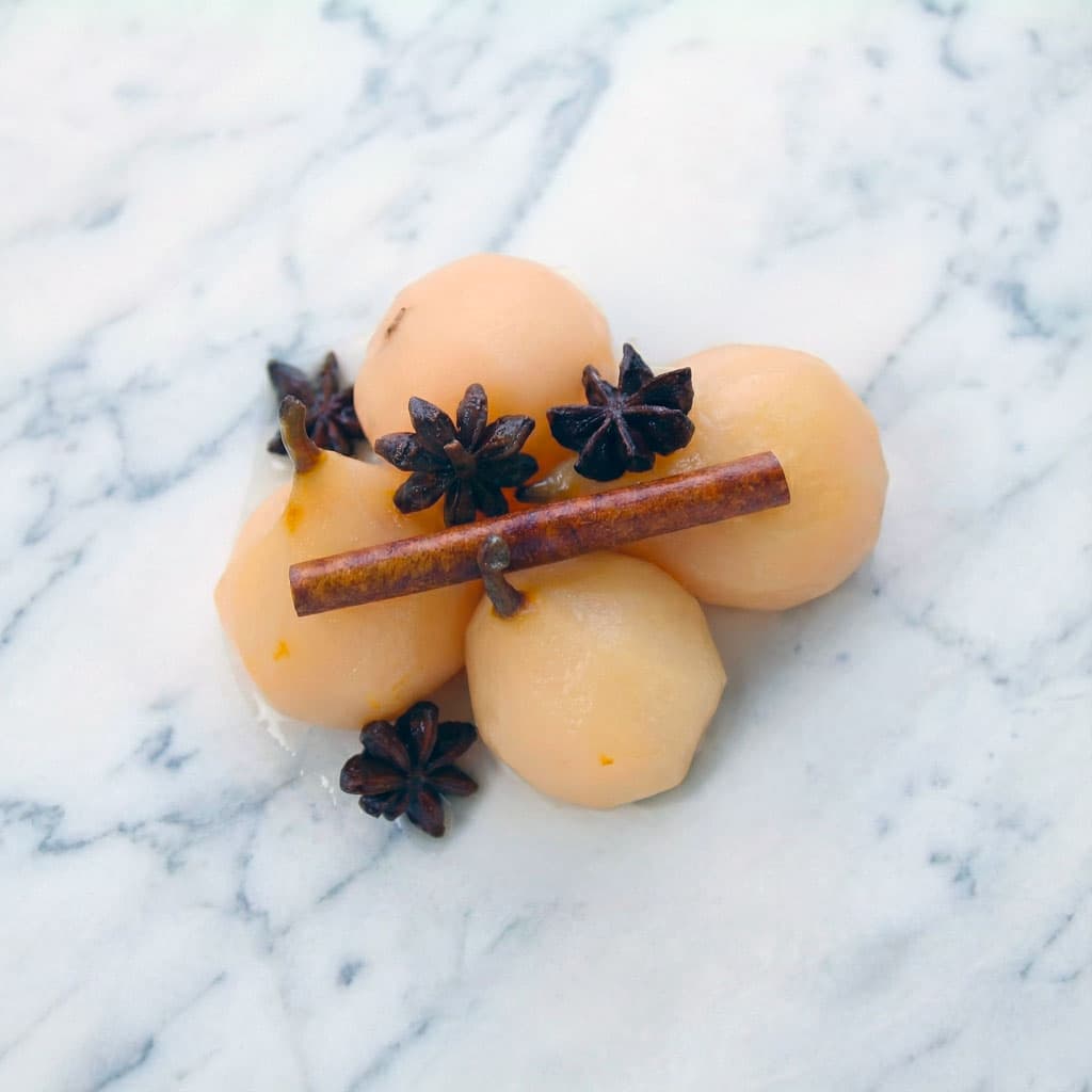 PEREN GEPOCHEERD IN WITTE WIJN — 2 ST