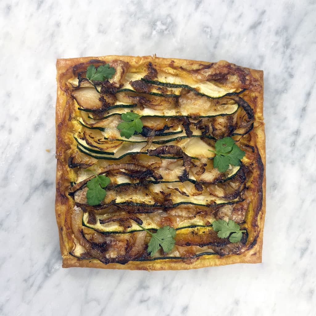 FINE TARTELETTE / COURGETTES / OIGNONS / PARMESAN