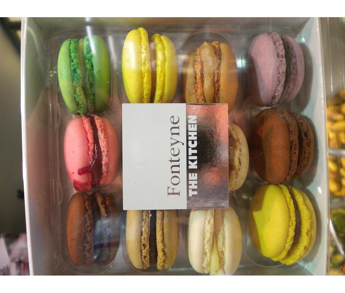 [7360 - 97 / FTK] MACARONS (12 pièces)